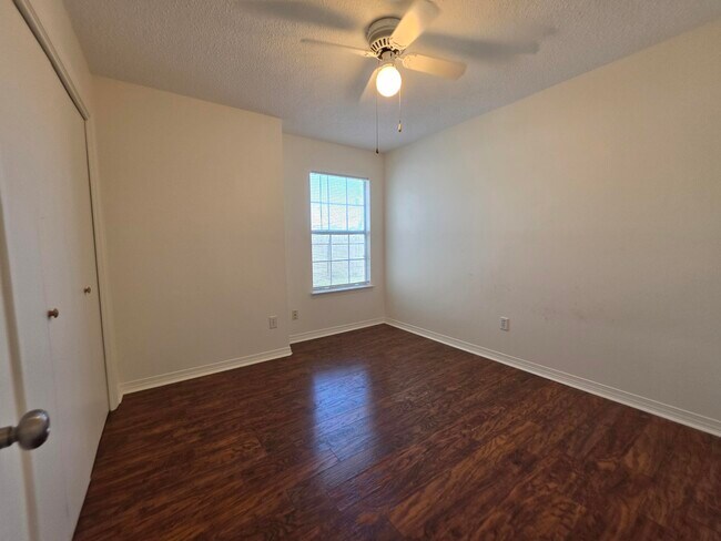 Building Photo - 2289 Estate Cir