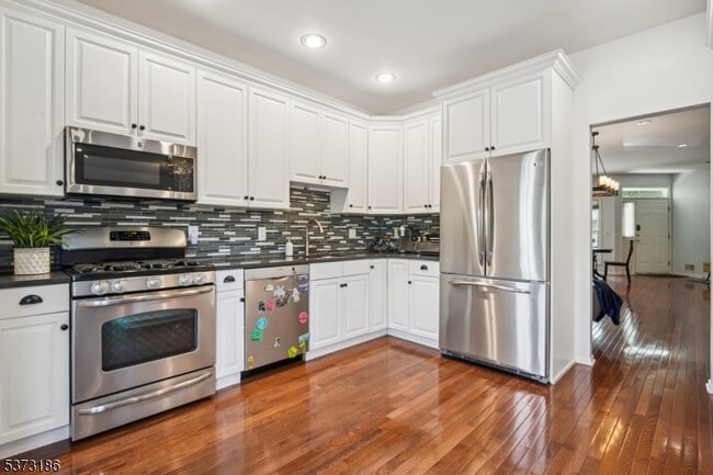 Building Photo - 22 Pebble Beach Dr