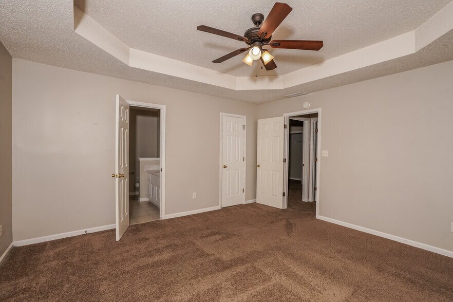 Building Photo - 310 The Gables Dr