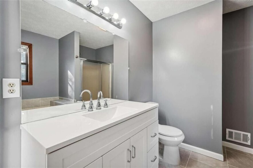 Building Photo - 1076 Westwood Pl SW