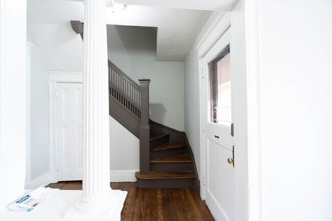 Building Photo - 509 Meigs St