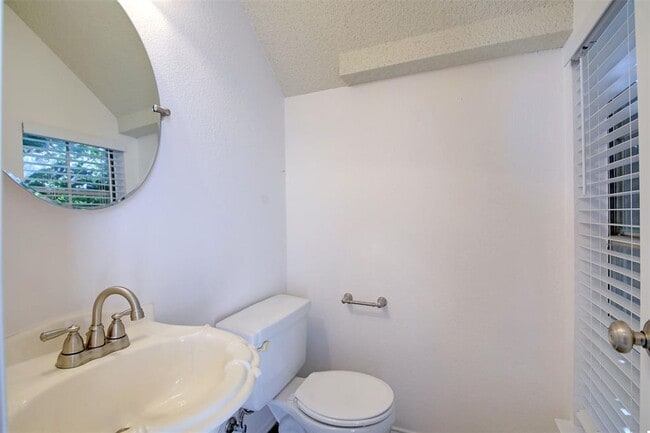Building Photo - 8800 Peppergrass Cove