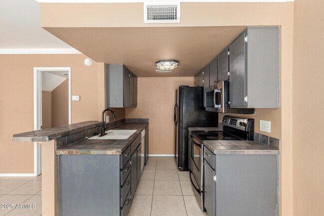 Building Photo - 17014 E Calle Del Oro