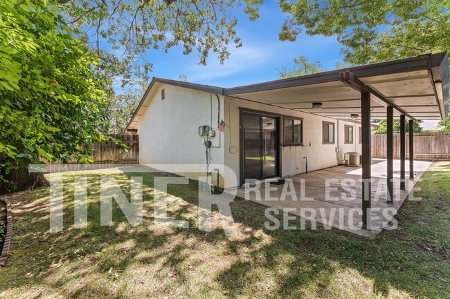 Building Photo - 8950 Salmon Falls Dr