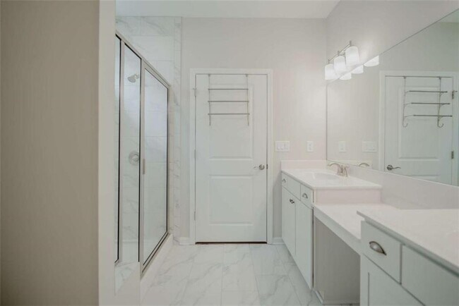 Building Photo - 5905 Deerbrook Ct