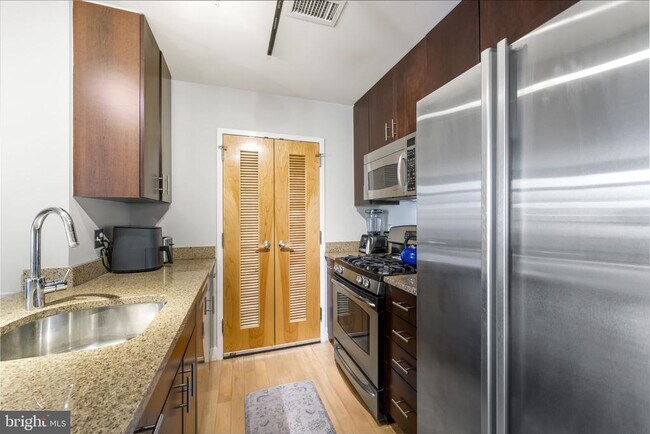 Building Photo - 1529 14th St NW