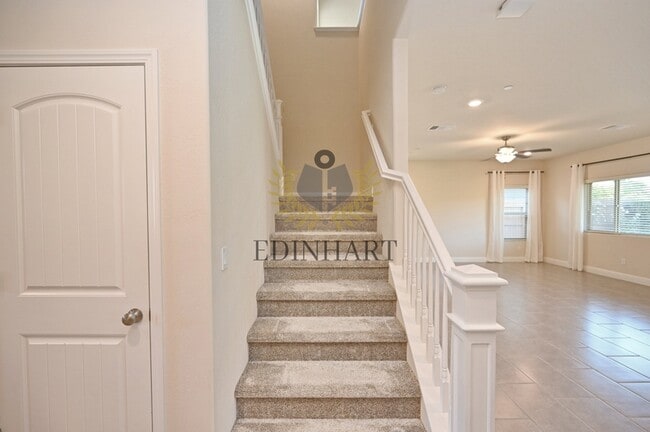 Building Photo - 645 Blue Oak Lane W