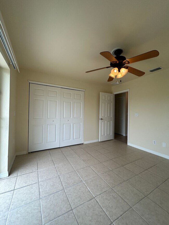 Building Photo - Welcome Home! Spacious 3-Bedroom, 2-Bathro...