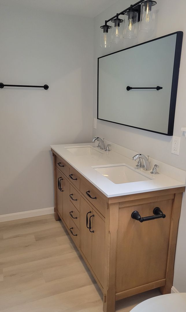 Building Photo - Remodeled Single Family home in Milton