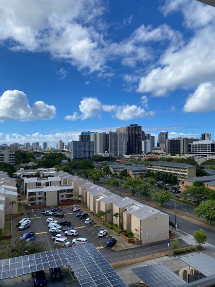 Building Photo - 1425 Liliha St