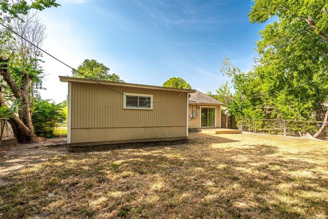 Building Photo - 4123 Dacca Dr
