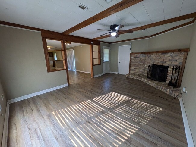 Building Photo - 660 Enfield Ln