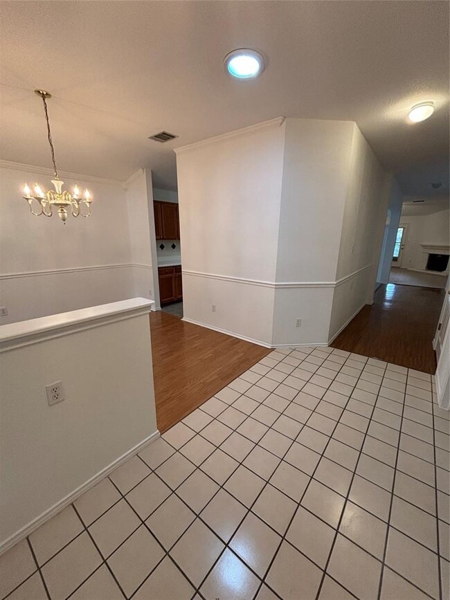 Building Photo - 1300 Leah Ln