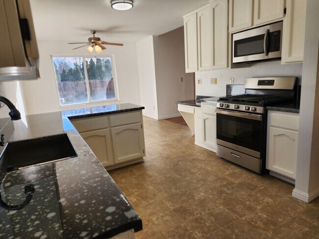 Building Photo - 3 bedroom Home  For Rent in Minden