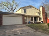 Building Photo - 3 bedrooms with 2 baths and great location