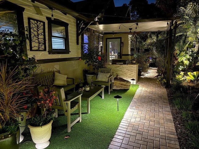 Building Photo - 2500 Burlington Ave N