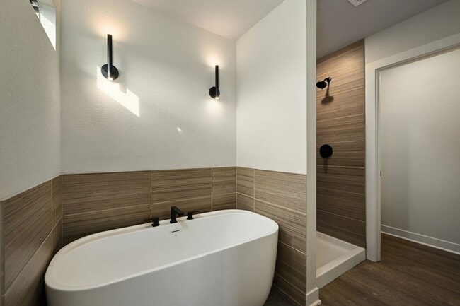 Building Photo - Three Bedroom Townhome with Large Unfinish...