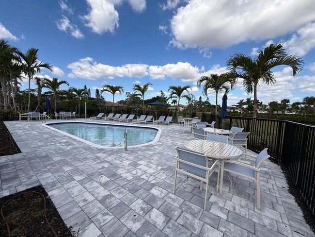 Building Photo - 5759 Phoenix Palm Ct