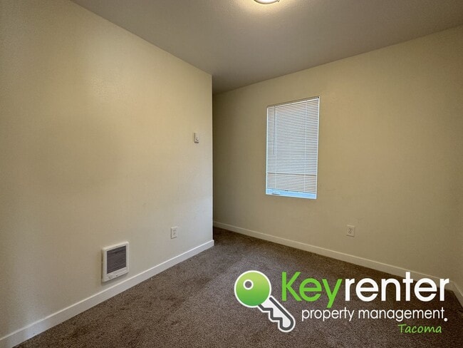 Building Photo - Astonishing 4Bed/2.5Bath Tacoma Home