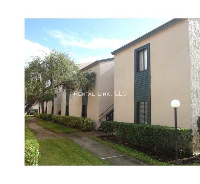 St. Pete Condo for Rent 11505 8th Way N Saint Petersburg FL 33716