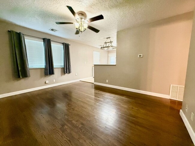 Building Photo - 4 Bed Family Home