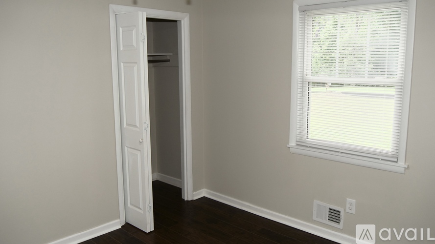 Building Photo - 6551 Roberta St