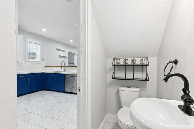 Building Photo - 3701 Derbigny St