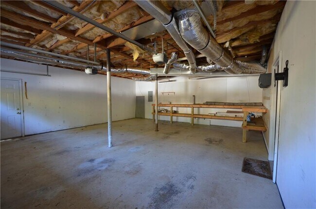 Building Photo - 79 Viola Dr