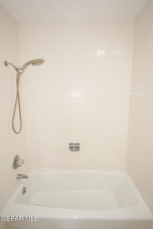 Building Photo - 1582 Bengal Dr