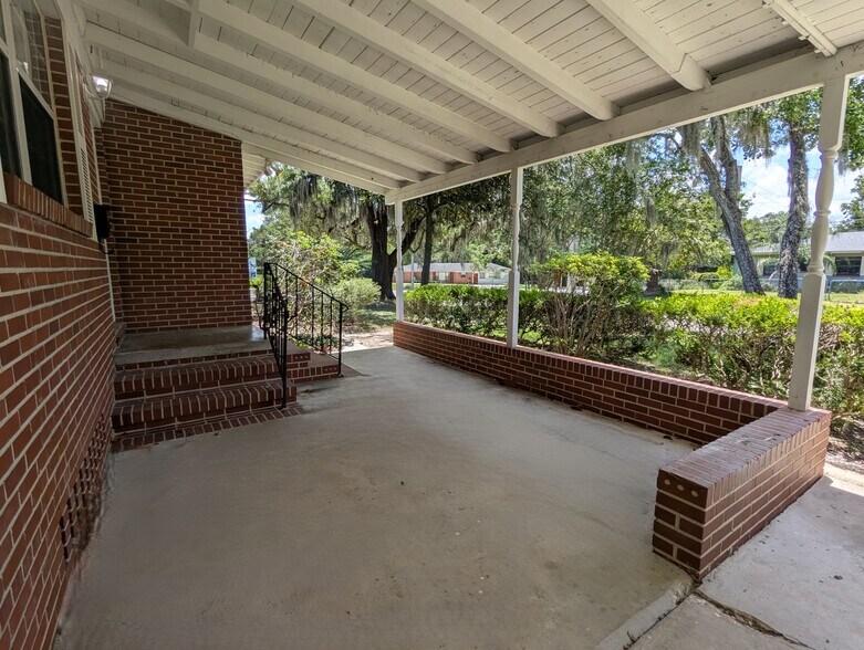 Building Photo - 3557 Edgewater Dr
