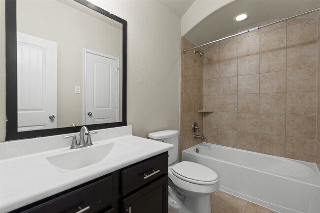 Building Photo - 5619 S Denham Ridge Ln