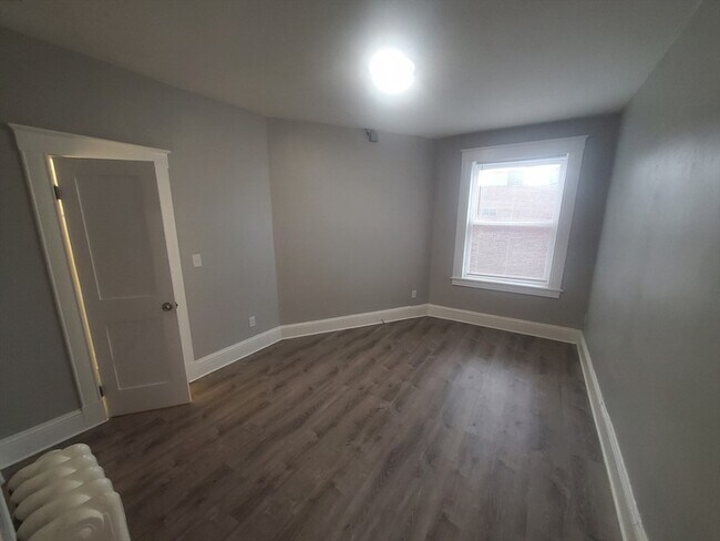 Building Photo - 738 Washington St