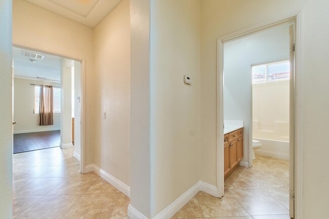Building Photo - 82950 Vincent Dr