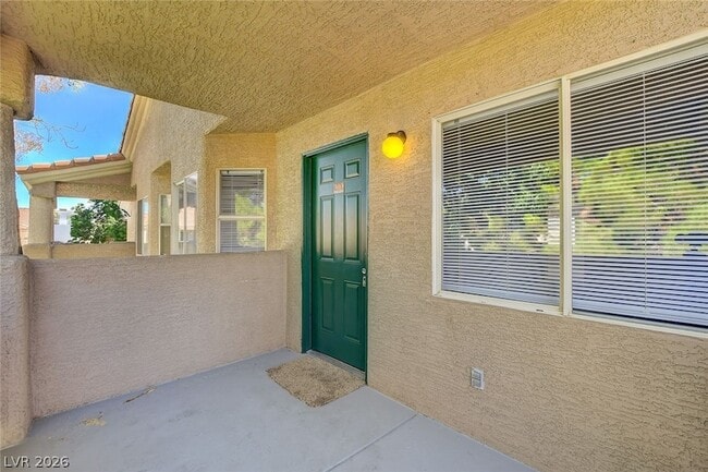 Building Photo - 2216 Benmore St