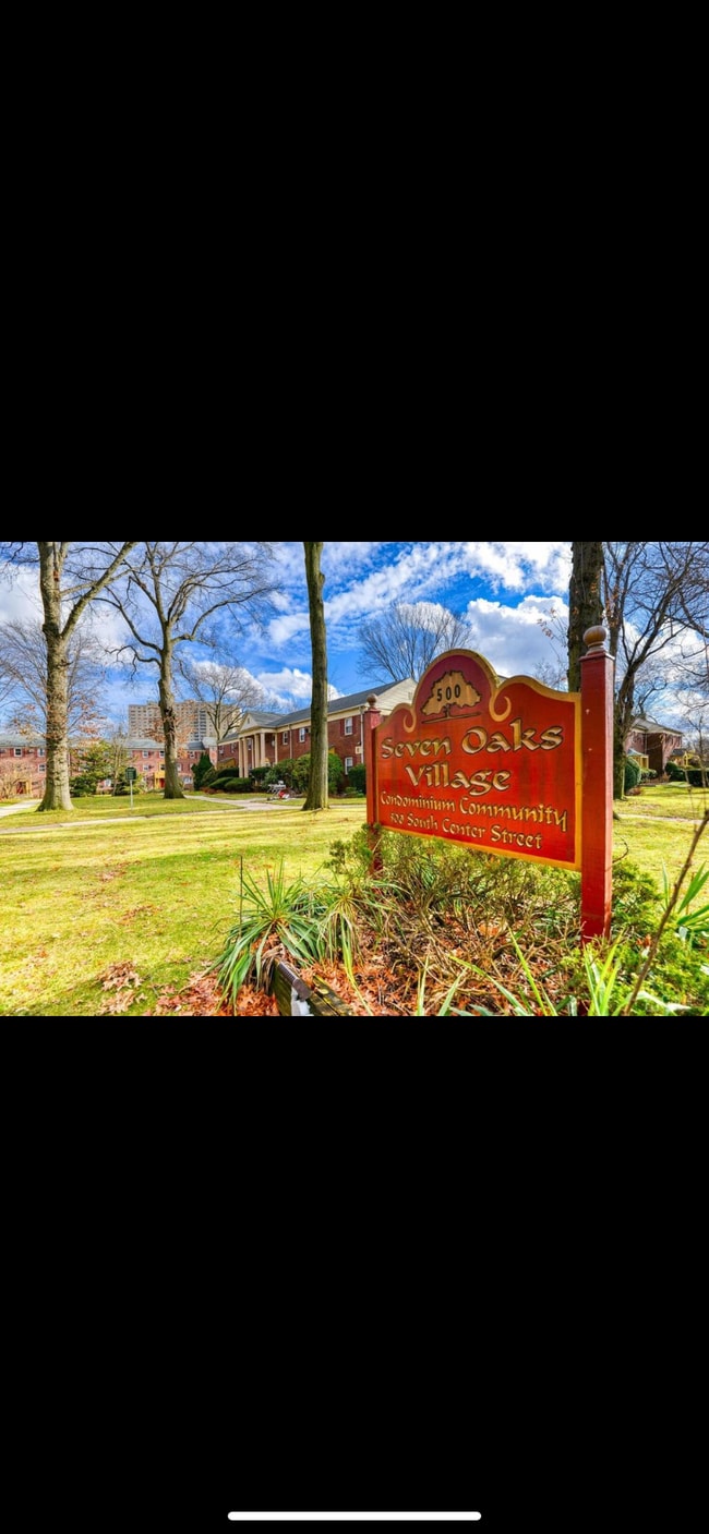 Building Photo - 500 S Center St