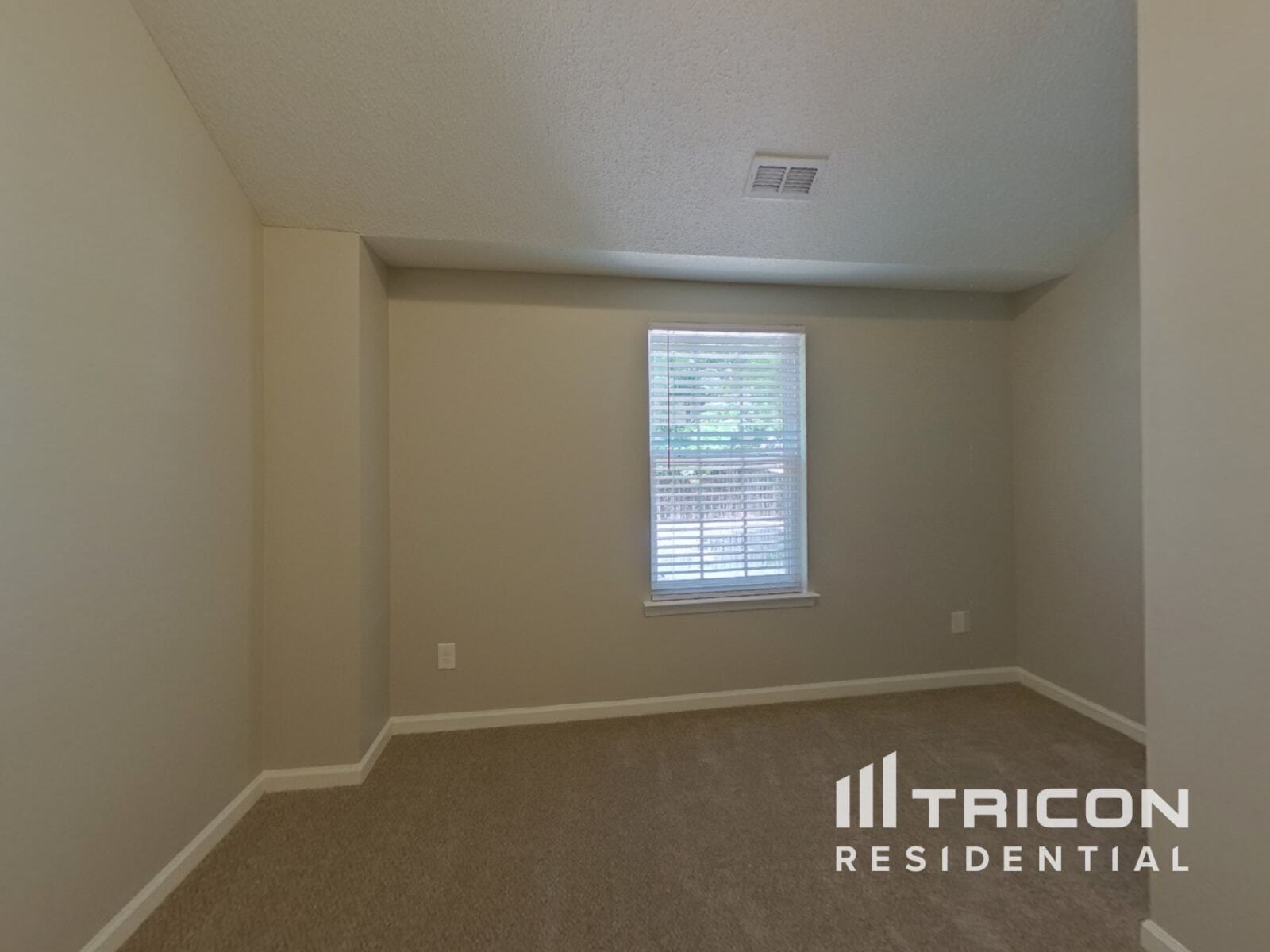 Building Photo - 1268 Winding Path Rd