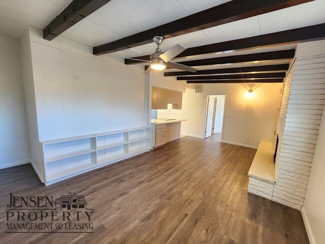 Building Photo - D2059