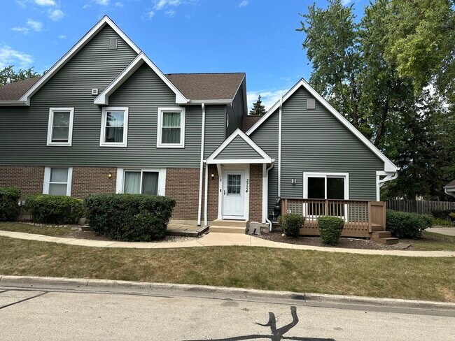 Primary Photo - 2724 Weeping Willow Dr