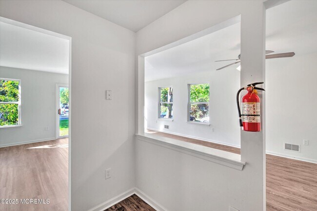 Building Photo - 1 Esplanade Way