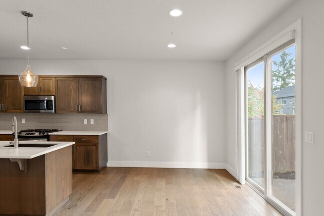 Building Photo - Beautiful 4 Bedroom, 2.5 Bath Home for Rent in Annand Heights, Tigard, OR