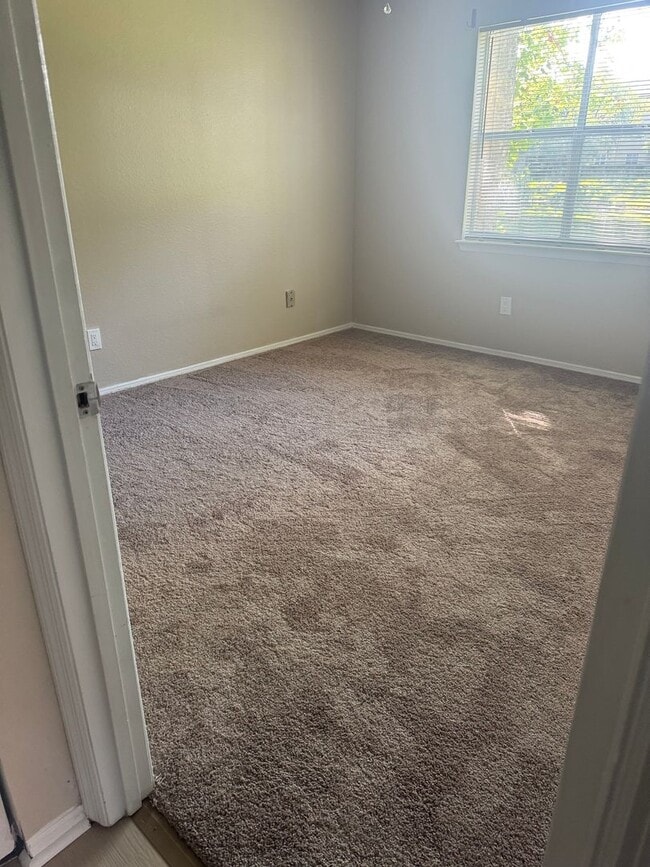 Building Photo - Charming 1B/1B condo for rent in Ocean Gro...