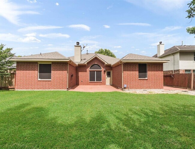 Building Photo - 18419 Wolf Creek Tr