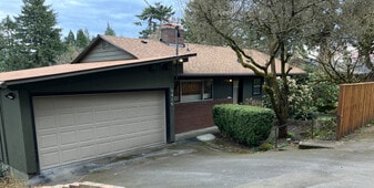 Building Photo - 9416 SW View Point Ter