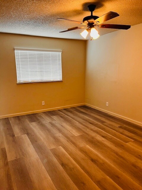 Building Photo - 1415 E Andrews Ave