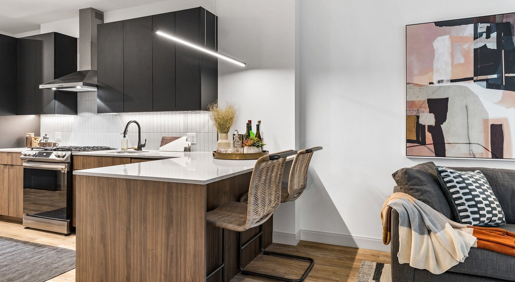 Building Photo - 515 N St Clair St