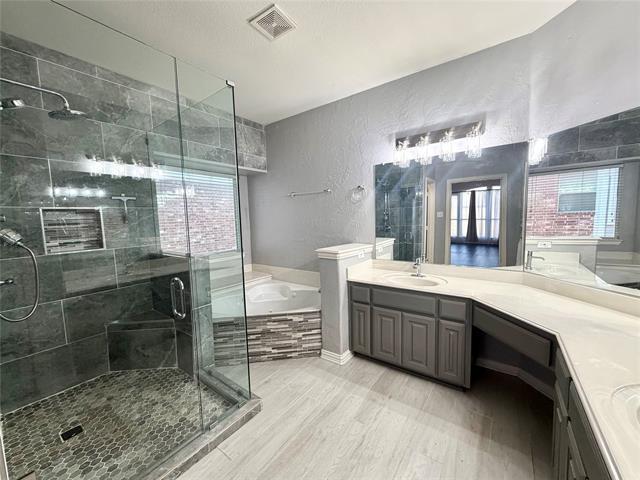 Building Photo - 7236 Tolosa