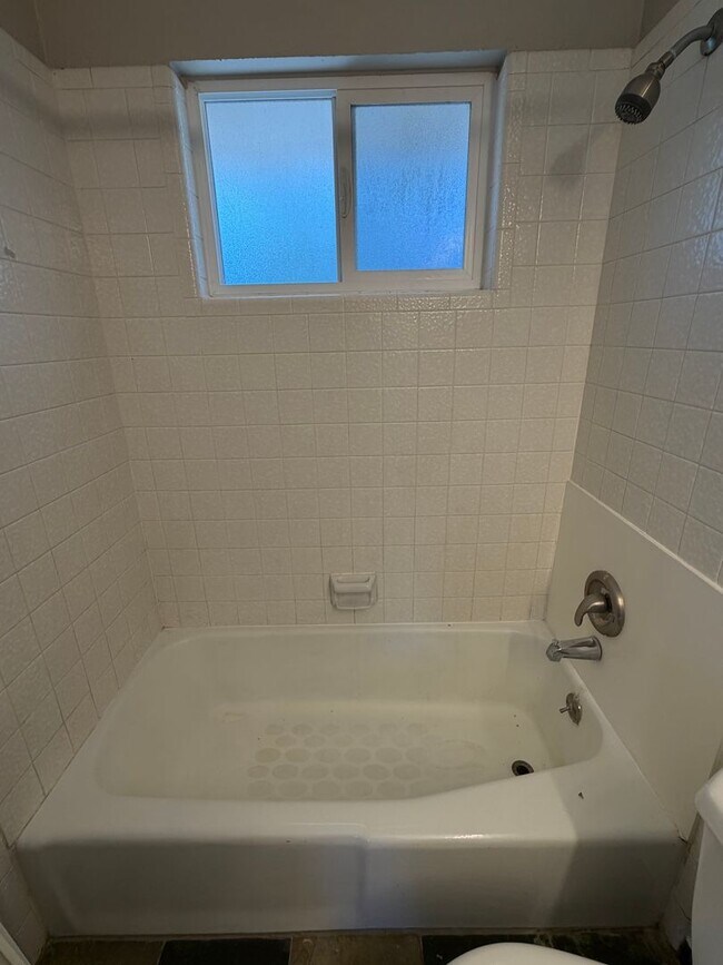 Building Photo - Spacious West Valley Home!!!