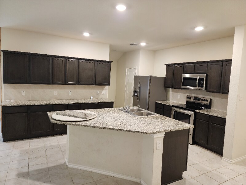Building Photo - 1220 Meadow Creek Dr