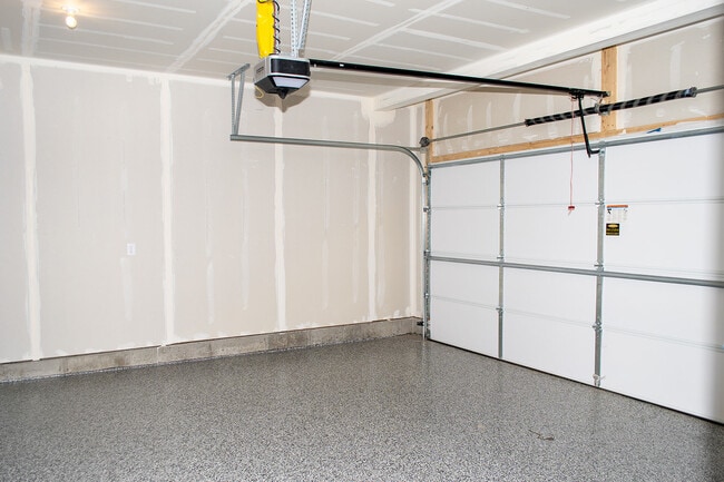 Building Photo - 396 N 100 W