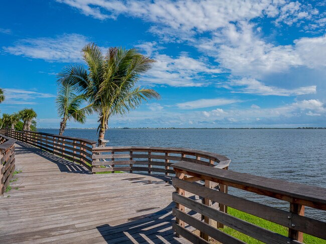 Building Photo - 1903 NE Media Ave